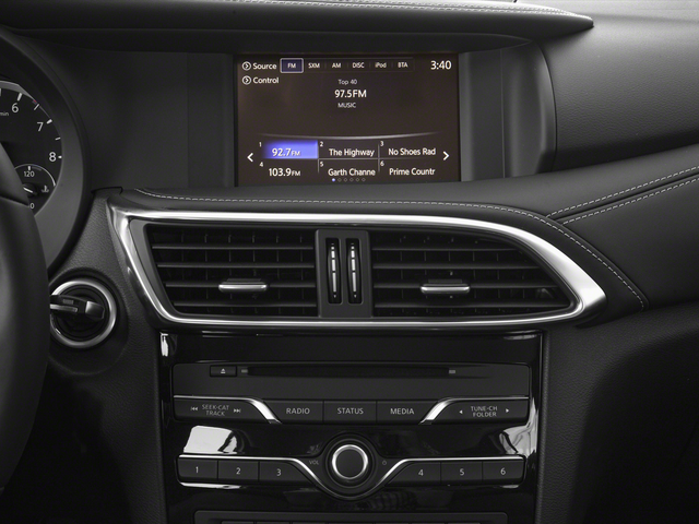 2018 INFINITI QX30 LUXE