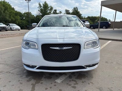 2016 Chrysler 300 C