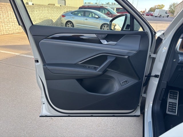 2025 Volkswagen Tiguan 2.0T SEL R-Line