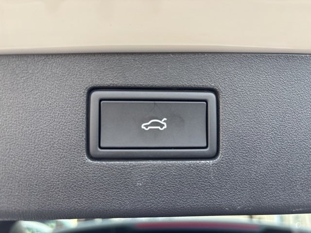 2025 Volkswagen Tiguan 2.0T SEL R-Line