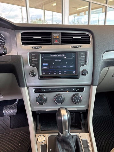 2017 Volkswagen Golf SportWagen S