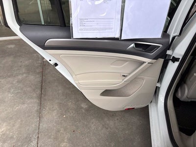 2017 Volkswagen Golf SportWagen S