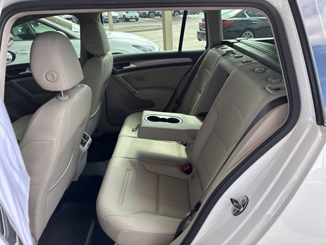 2017 Volkswagen Golf SportWagen S