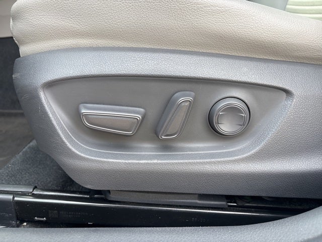 2018 Toyota Camry Hybrid SE