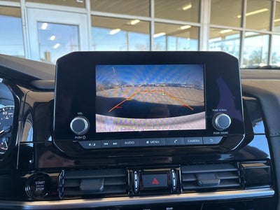 2025 Nissan Pathfinder SV