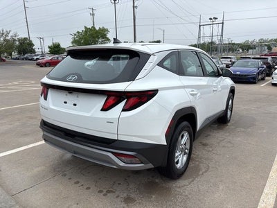 2026 Hyundai TUCSON SE