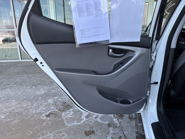 2015 Hyundai ELANTRA SE