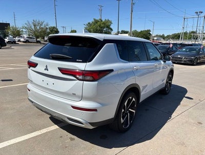 2024 Mitsubishi Outlander SE