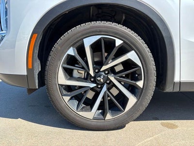 2024 Mitsubishi Outlander SE