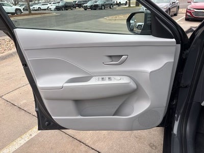 2025 Hyundai KONA SEL