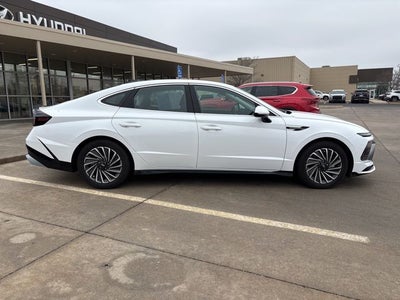 2025 Hyundai SONATA HYBRID SEL