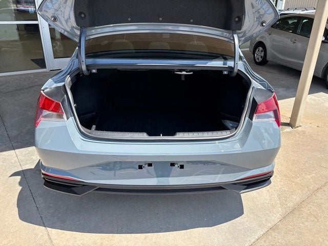 2023 Hyundai ELANTRA SE