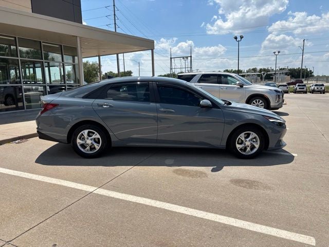 2023 Hyundai ELANTRA SE