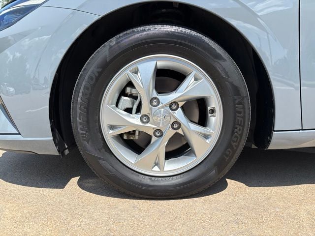 2023 Hyundai ELANTRA SE
