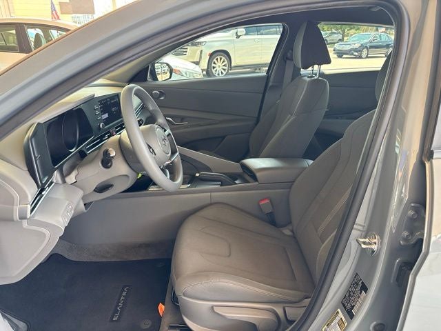 2023 Hyundai ELANTRA SE