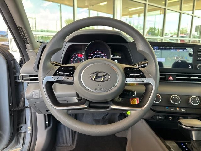2023 Hyundai ELANTRA SE