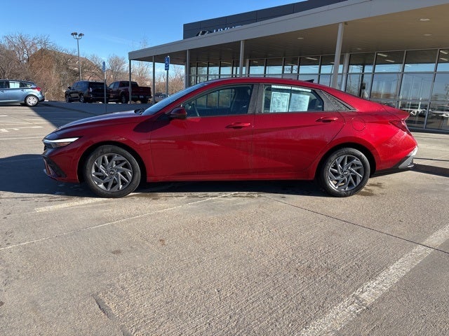 2024 Hyundai ELANTRA SEL