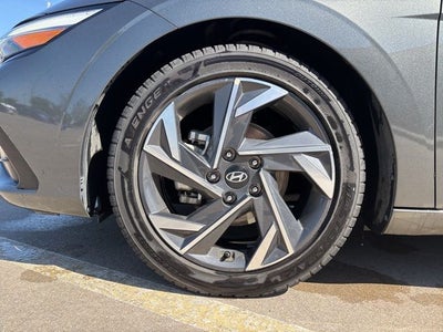2024 Hyundai ELANTRA Limited
