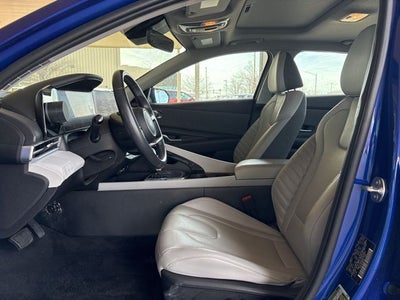 2025 Hyundai ELANTRA Limited