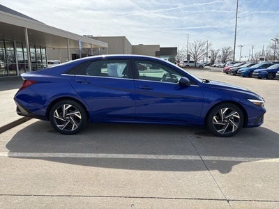 2025 Hyundai ELANTRA SEL Convenience