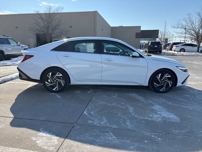 2025 Hyundai ELANTRA SEL Convenience