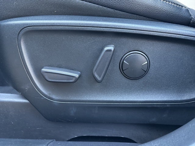 2022 Ford Escape Titanium Hybrid