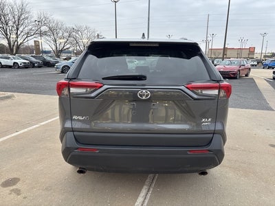 2022 Toyota RAV4 XLE