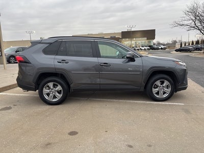 2022 Toyota RAV4 XLE