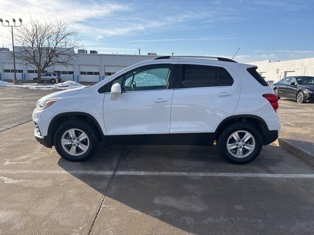 Used 2017 Chevrolet Trax LT with VIN 3GNCJLSB3HL132783 for sale in Wichita, KS