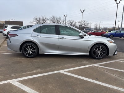 2023 Toyota Camry Hybrid SE