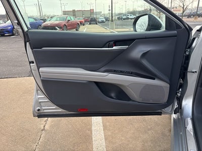 2023 Toyota Camry Hybrid SE