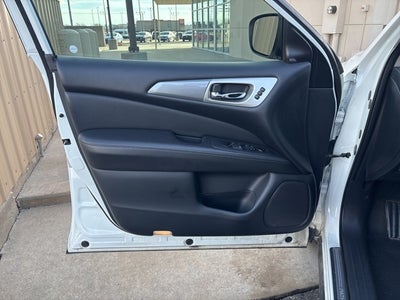 2020 Nissan Pathfinder SL