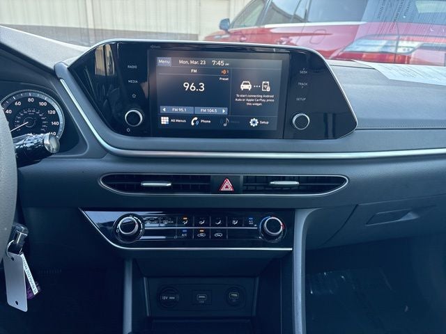 2022 Hyundai SONATA SE