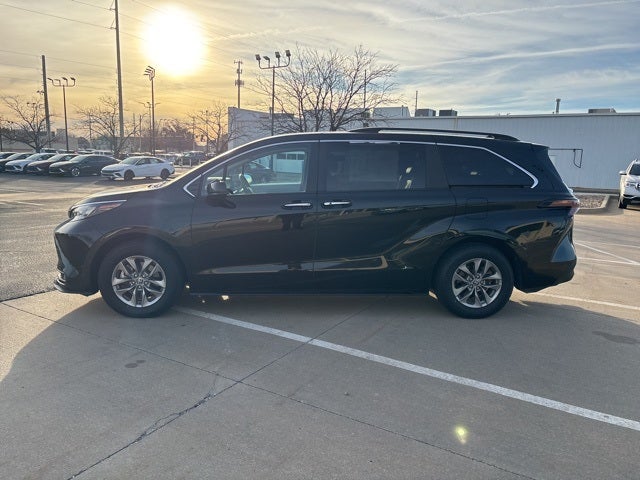 2025 Toyota Sienna XLE 8 Passenger