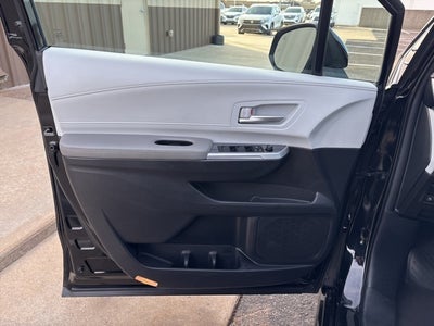 2025 Toyota Sienna XLE 8 Passenger