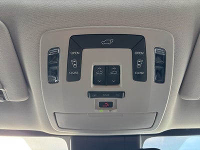 2025 Toyota Sienna XLE 8 Passenger