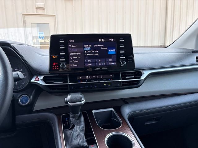 2021 Toyota Sienna XLE 8 Passenger