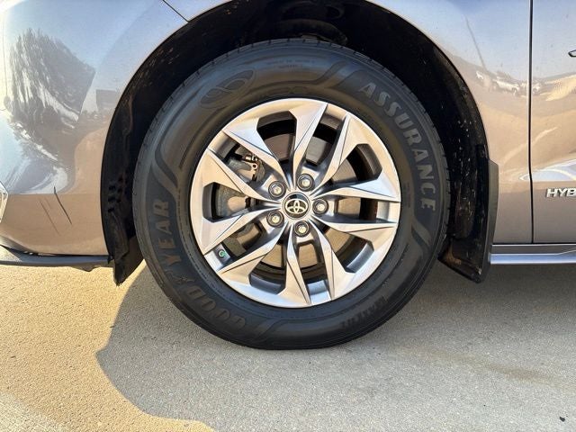 2021 Toyota Sienna XLE 8 Passenger