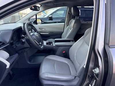 2021 Toyota Sienna XLE 8 Passenger