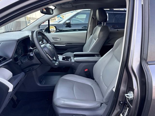 2021 Toyota Sienna XLE 8 Passenger
