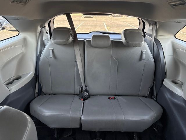 2021 Toyota Sienna XLE 8 Passenger