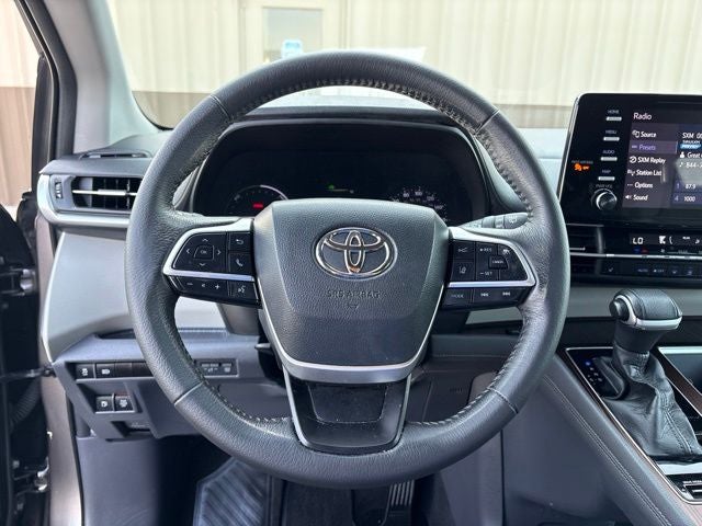 2021 Toyota Sienna XLE 8 Passenger