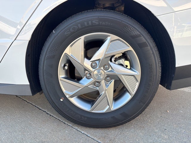 2025 Hyundai SONATA SE