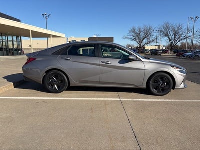 2021 Hyundai ELANTRA SEL