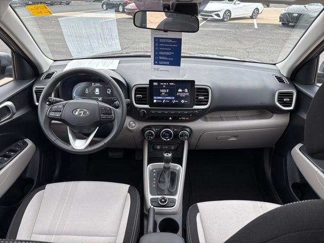 2025 Hyundai VENUE SEL
