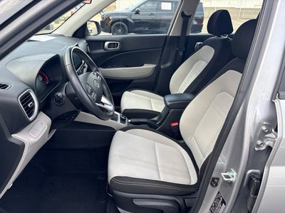 2025 Hyundai VENUE SEL