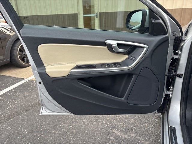 2015 Volvo V60 T5 Platinum