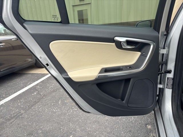 2015 Volvo V60 T5 Platinum