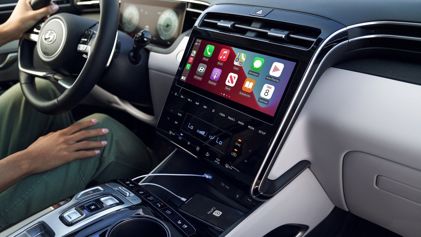 2022 Tucson Interior | Hatchett Hyundai West in Wichita KS